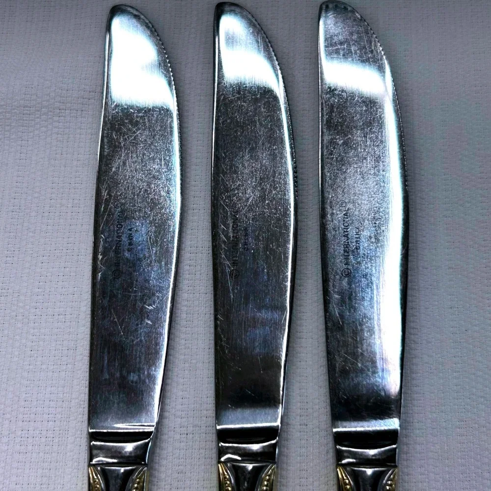3pc International Silver Royal Bead Gold Dinner Knives 9